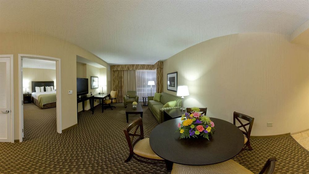Holiday Inn Hotel & Suites Memphis-Wolfchase Galleria By Ihg Eksteriør billede